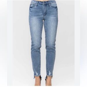 Take The Risk Judy Blue Stretch Frayed hem Jean SZ 25